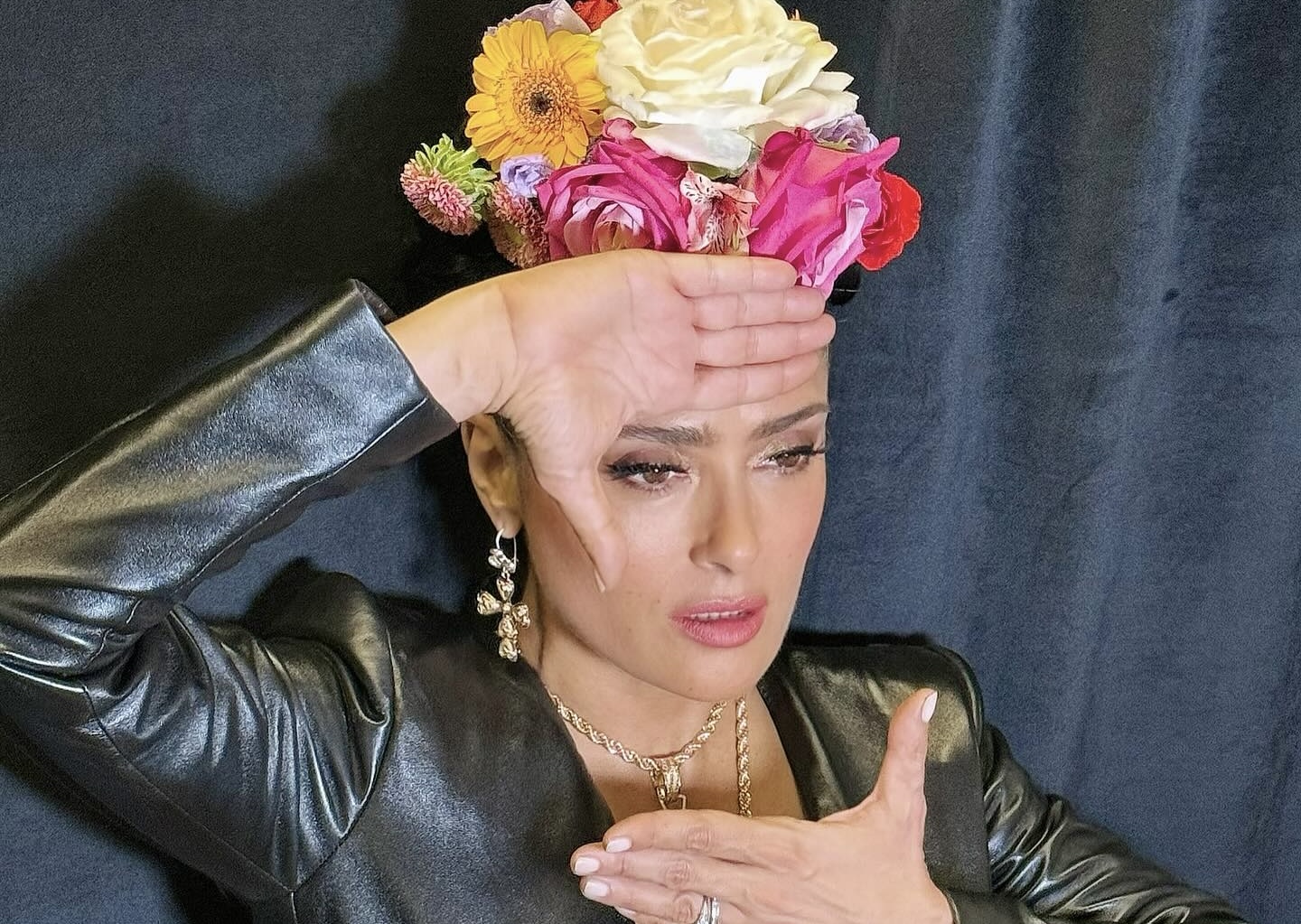 Спустя 22 года: Сальма Хайек вновь повторила образ Фриды Кало