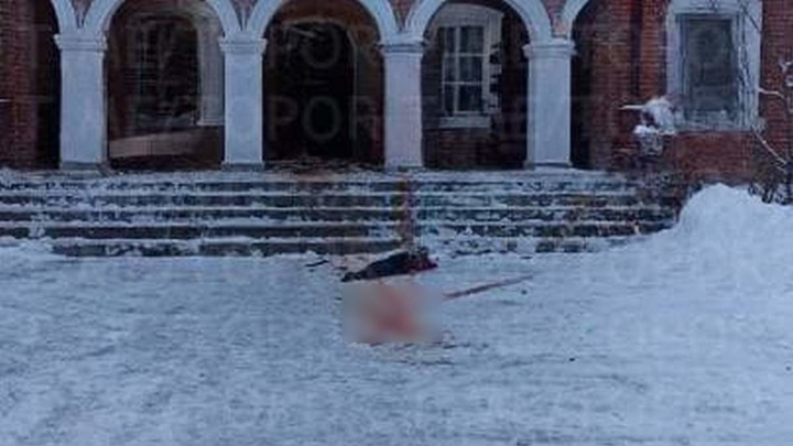 18-летний парень, устроивший взрыв в церковной гимназии в Серпухове, попал на видео
