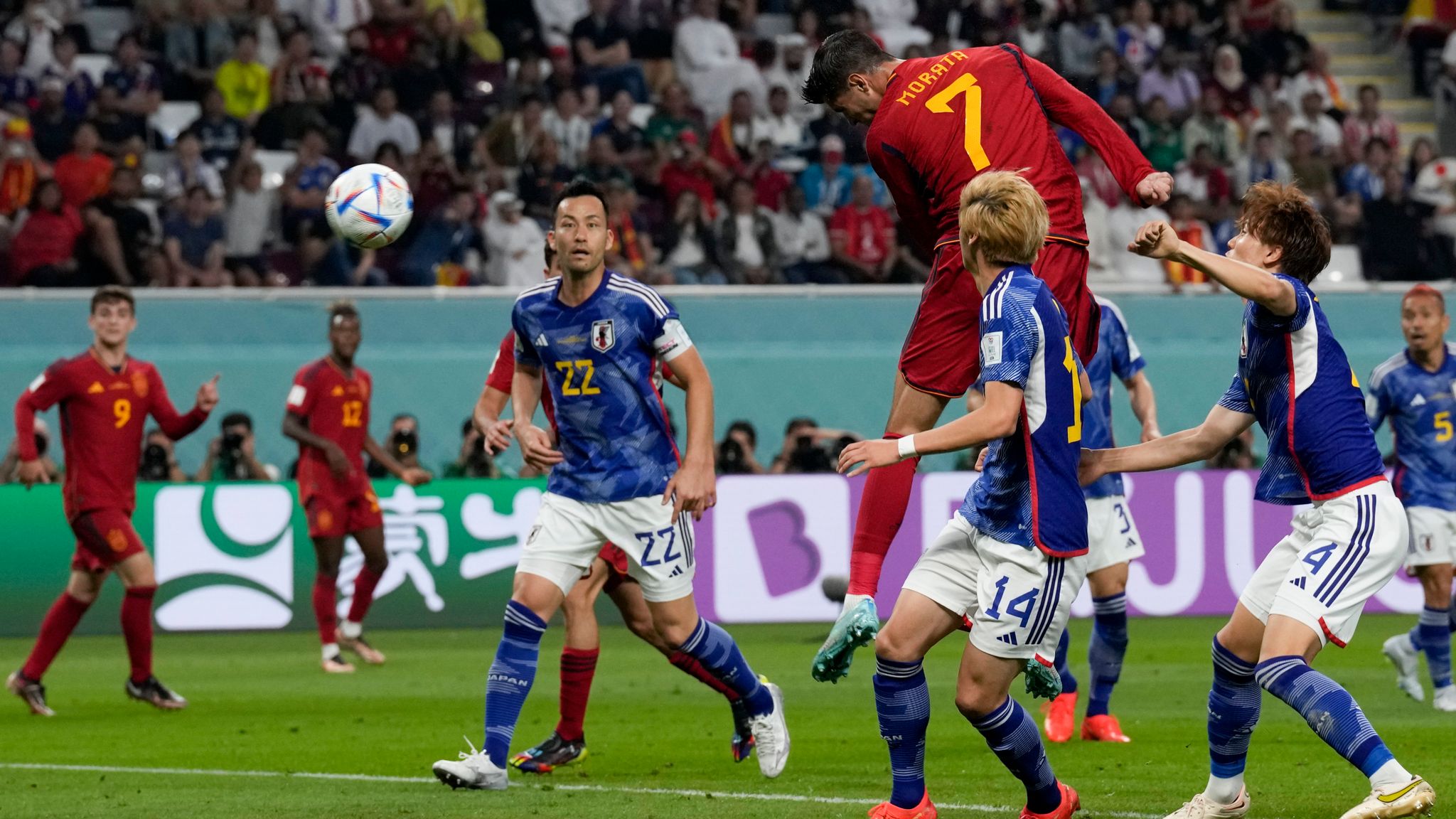 Япония и Испания вышли в плей-офф, Германия вылетела с мундиаля — видео