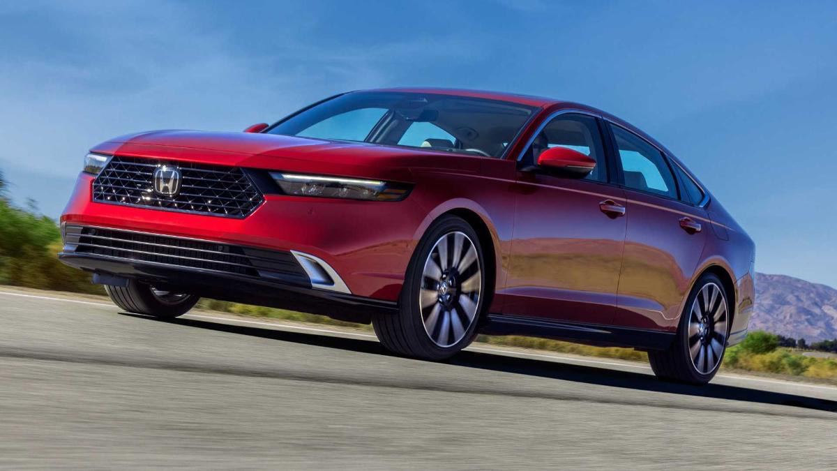 Компания Honda опубликовала цены на седан Honda Accord 2023 года