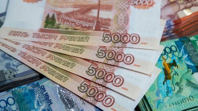 Курсы на 22 января: упали все валюты, кроме рубля и тенге