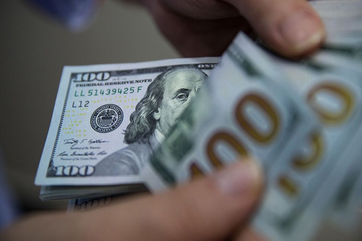 Объем денежных переводов в Узбекистан достиг почти $4 млрд