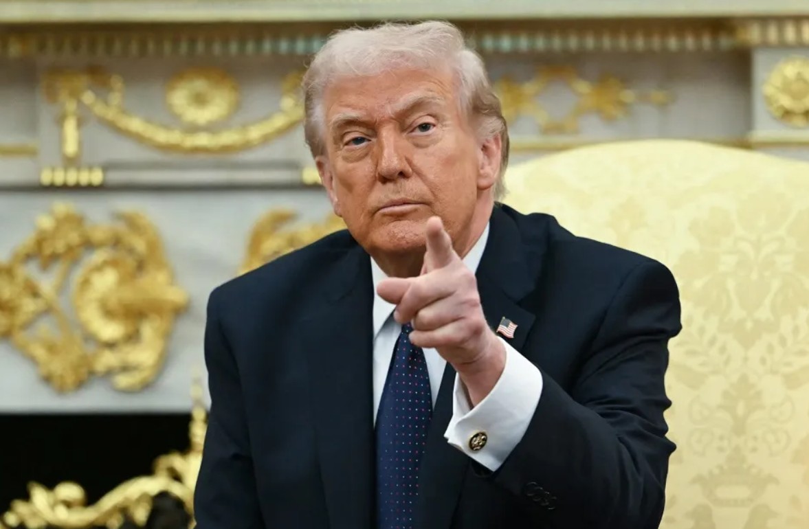 Трамп заявил, что США прекратят торговлю с Испанией из-за отказа в доступе к военным базам