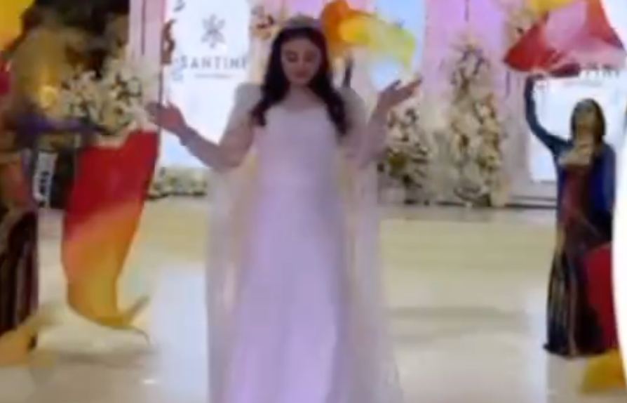 «Позорит жениха»: пользователи раскритиковали невесту, станцевавшую на своей свадьбе