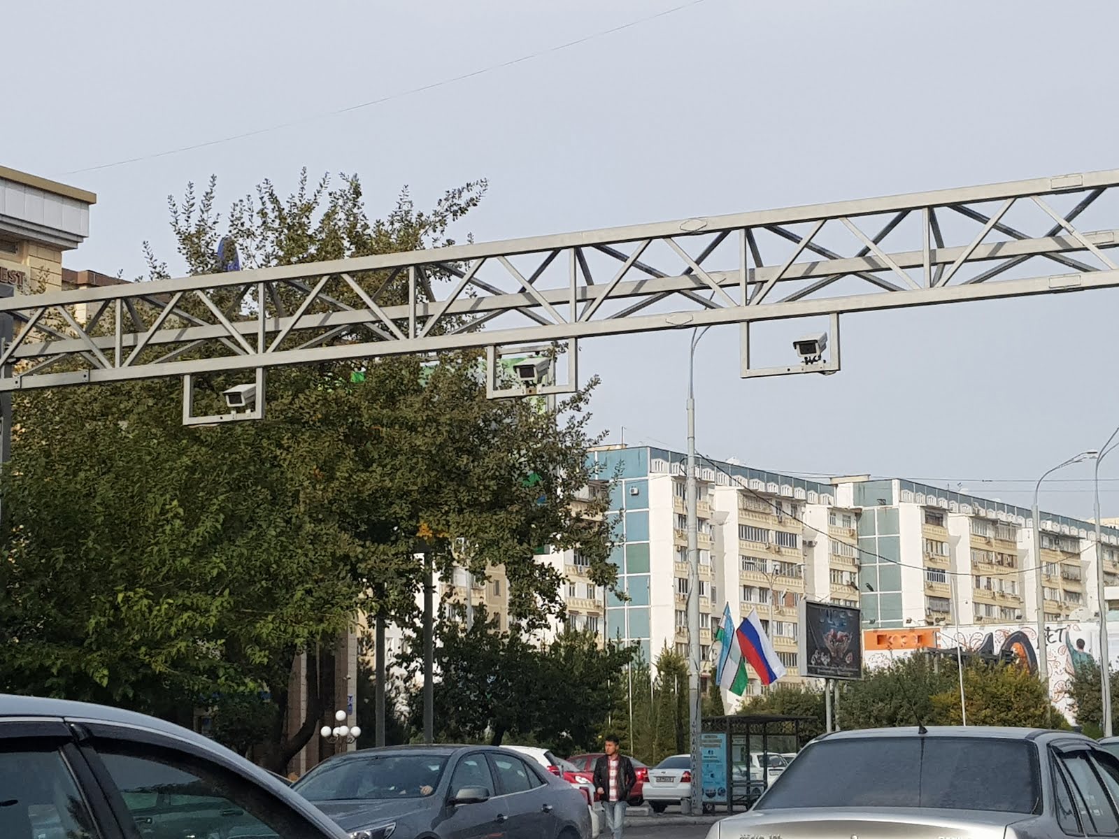 На всех перекрестках Ташкента установят камеры и радары