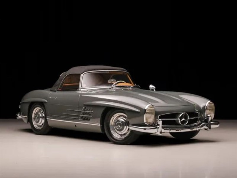 Раритетный Mercedes-Benz 300 SL оценили в $860 тысяч