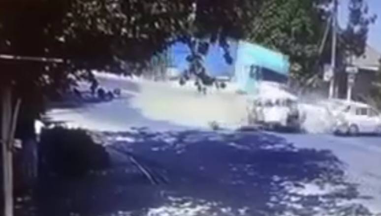 В Андижане грузовик на высокой скорости влетел в Damas, есть погибшие — видео 