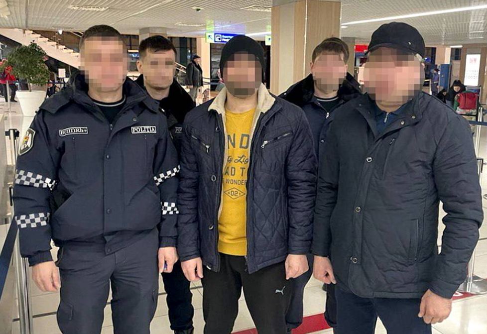 Из Кишинева в Ташкент доставили мужчину, разыскиваемого за религиозный экстремизм