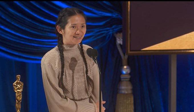 В Китае запретили писать о победе Хлои Чжао на «Оскаре» 