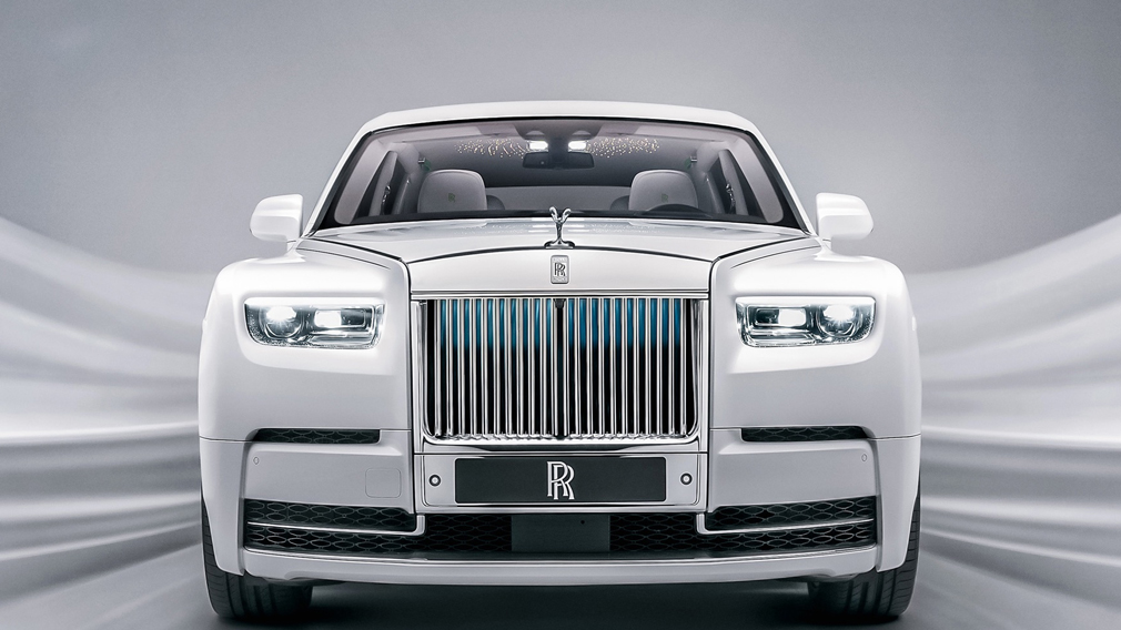 Rolls-Royce представил обновленный роскошный седан Phantom