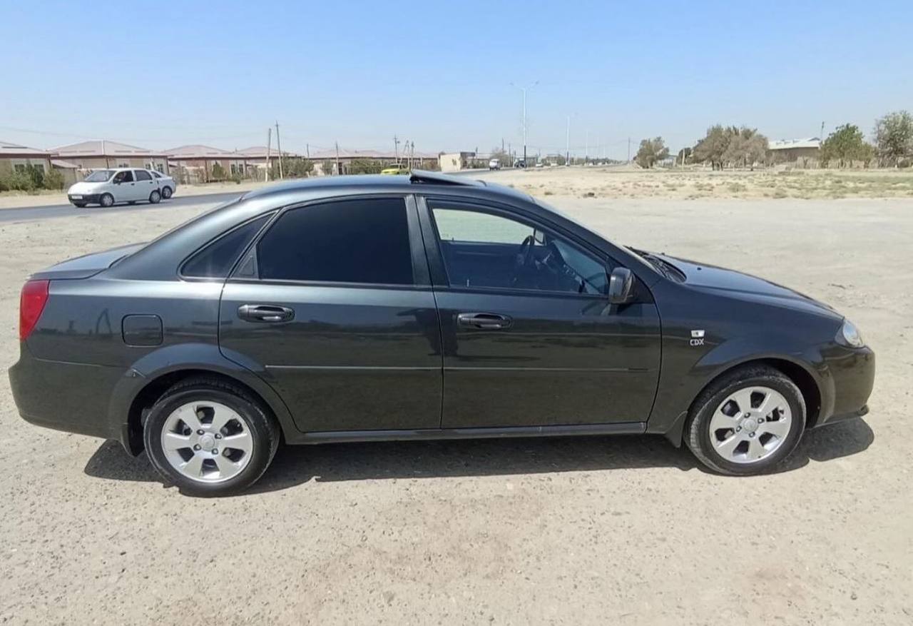 В Узбекистане продают Chevrolet Gentra с пробегом за $22 тысячи