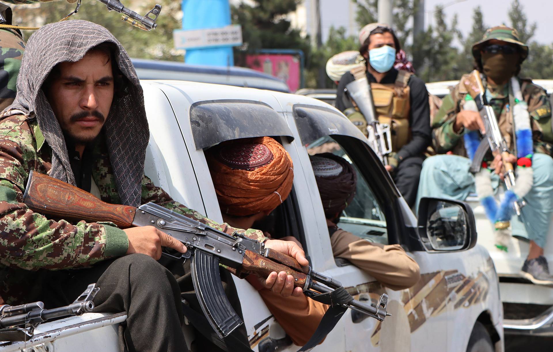 Силы сопротивления заявили, что талибы были выбиты из Панджшера. «Талибан» это отрицает и утверждает, что почти вся провинция находится под их контролем