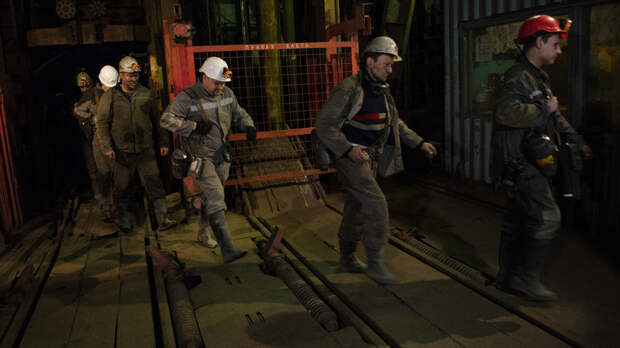 В Карагандинской области Казахстана приостановили работу всех шахт после трагедии на Абайской