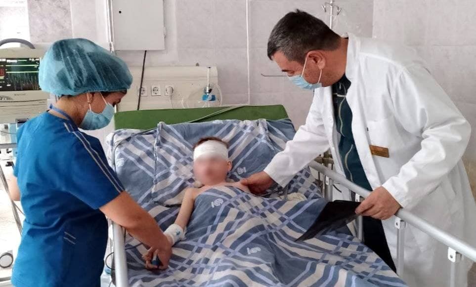 Ребенка, пострадавшего в автомобильной аварии на Чиланзаре, успешно прооперировали