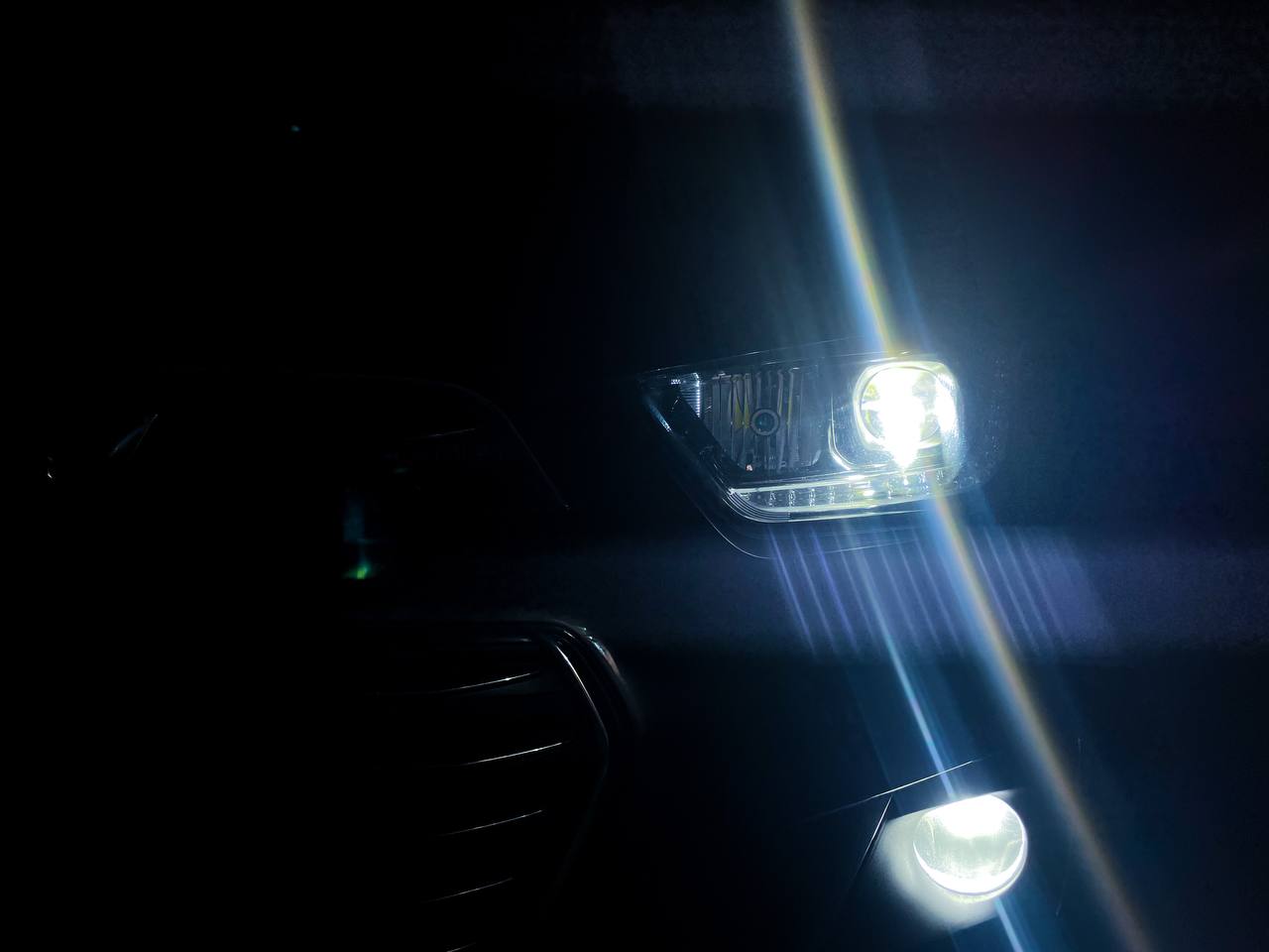 В Узбекистане запретили устанавливать LED-фары и ксенон на некоторые модели авто