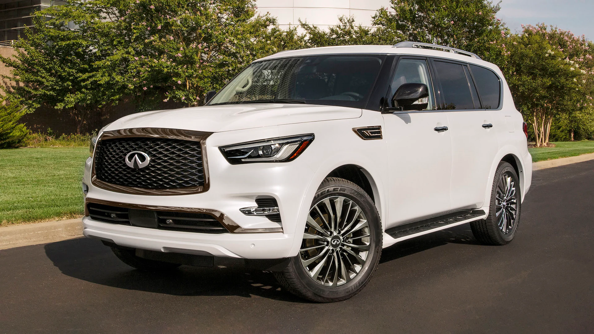 Infinity QX80 заметили на дорожных испытаниях