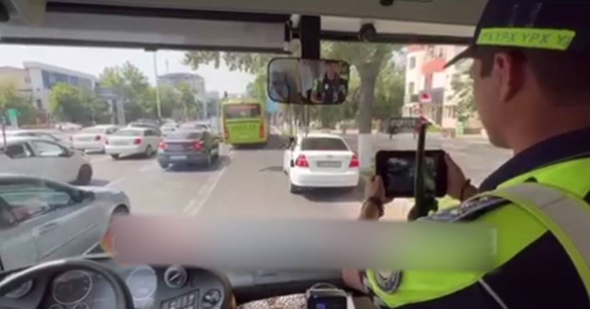 В Ташкенте инспекторы ДПС начали ездить на автобусах и фиксировать нарушения ПДД