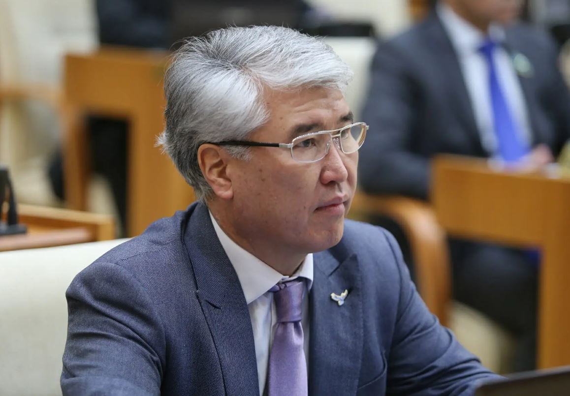Экс-министр культуры Казахстана Арыстанбек Мухамедиулы приговорен к восьми годам заключения