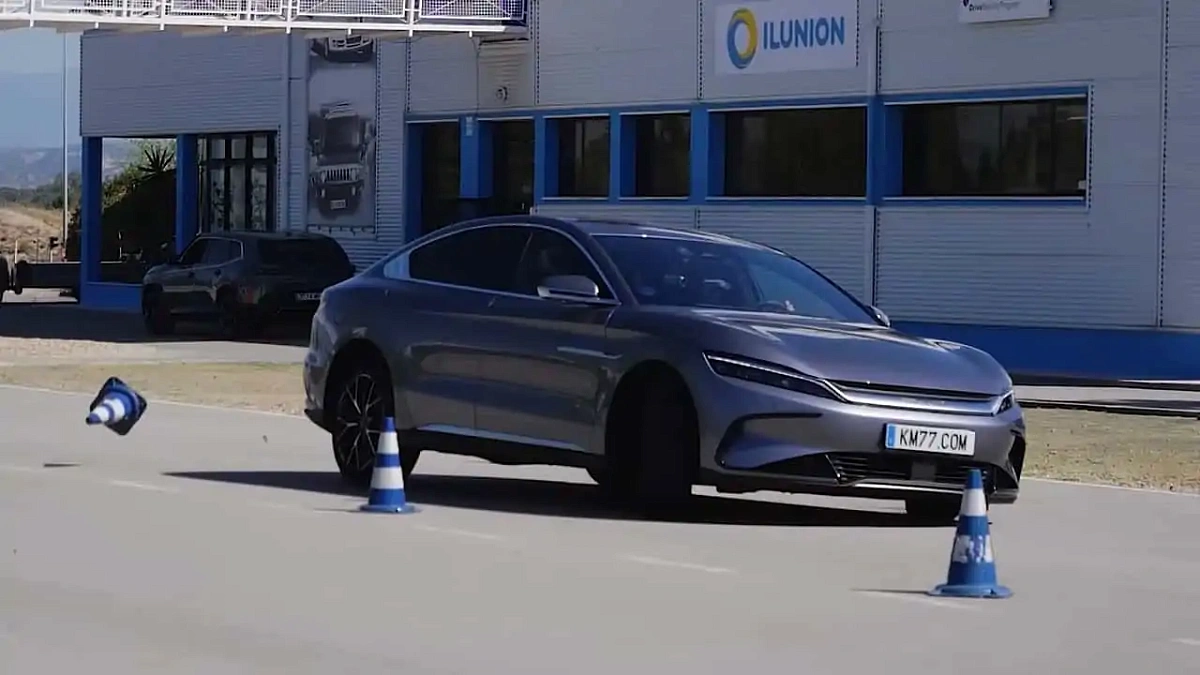 Автоэксперты провели лосиный тест электромобиля BYD Han