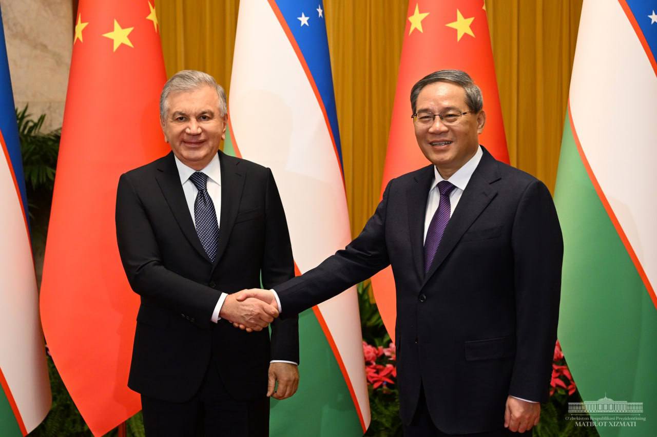 Шавкат Мирзиёев встретился с премьером Госсовета КНР 