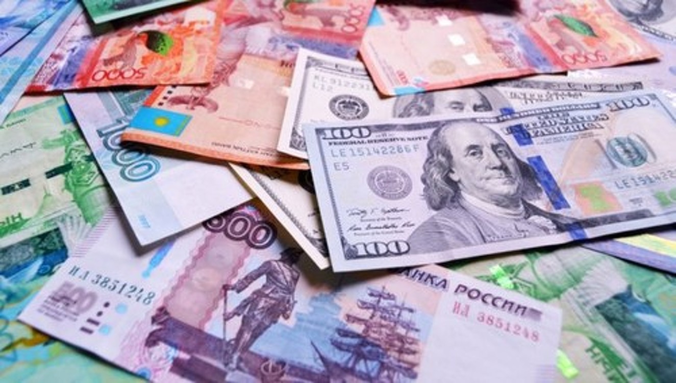 Как за неделю изменились курсы популярных валют в Узбекистане