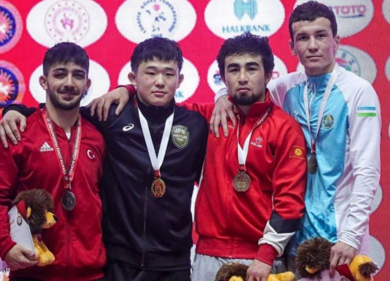 Узбекские борцы завершили турнир в Турции с пятью медалями
