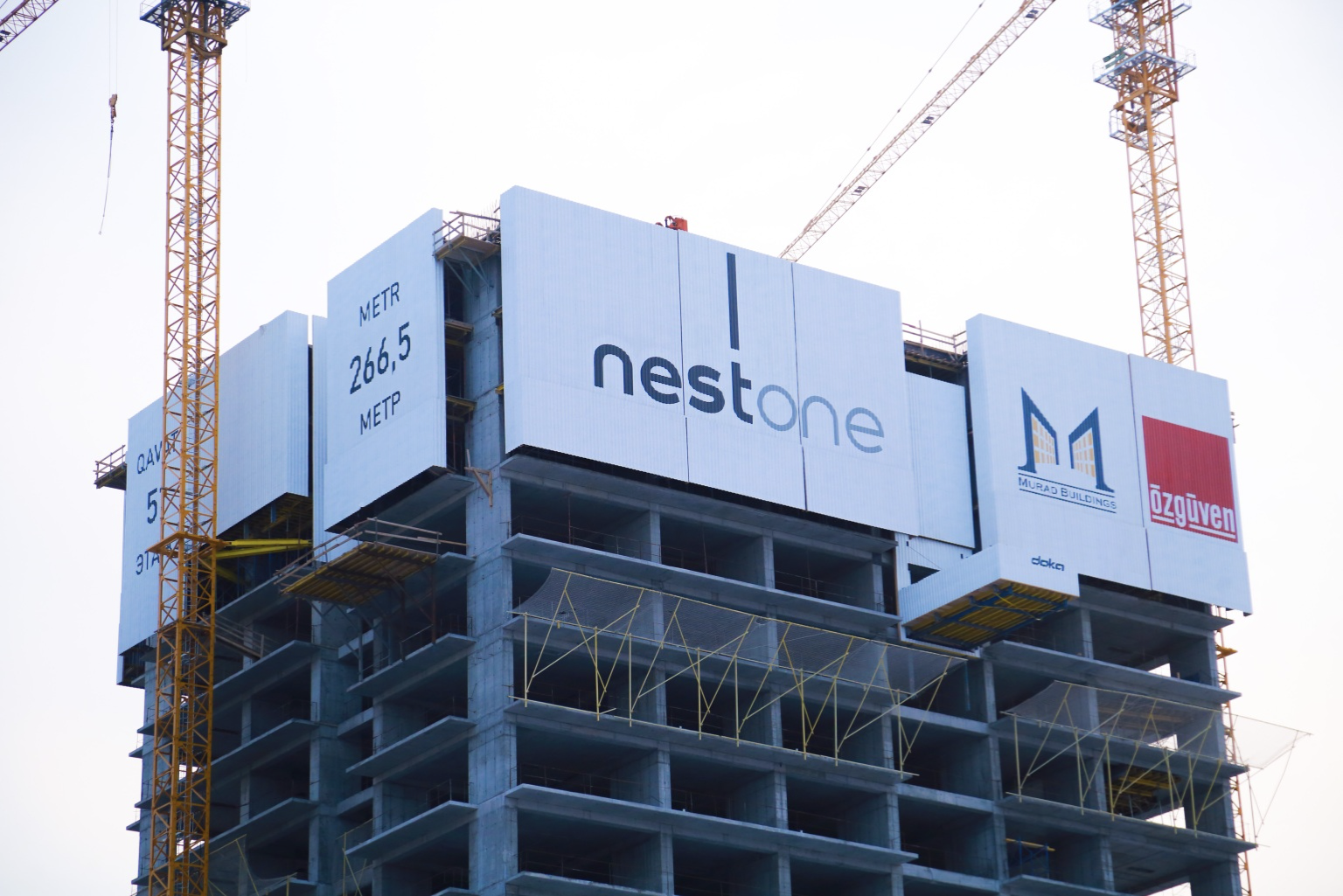 В Nest One рассказали о системе для защиты от ветра, используемой при строительстве