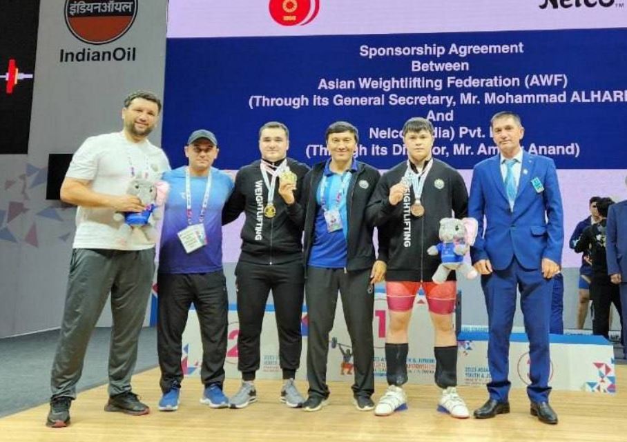 Тяжелоатлеты из Узбекистана отметились 13 медалями на ЧА