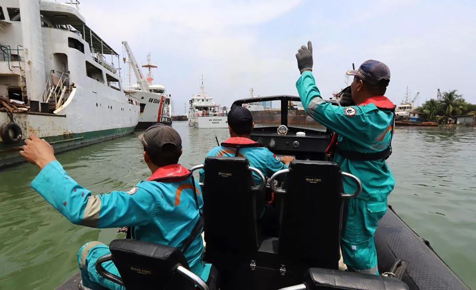 У берегов Бали затонуло судно с 56 людьми на борту: погибли шесть человек, еще семеро числятся без вести пропавшими 