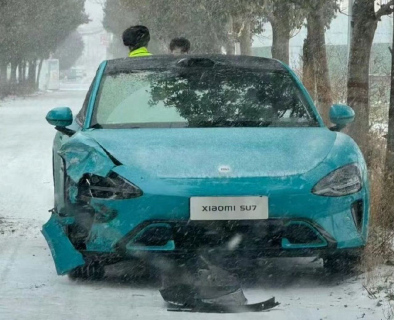 Автомобиль Xiaomi попал в первую аварию