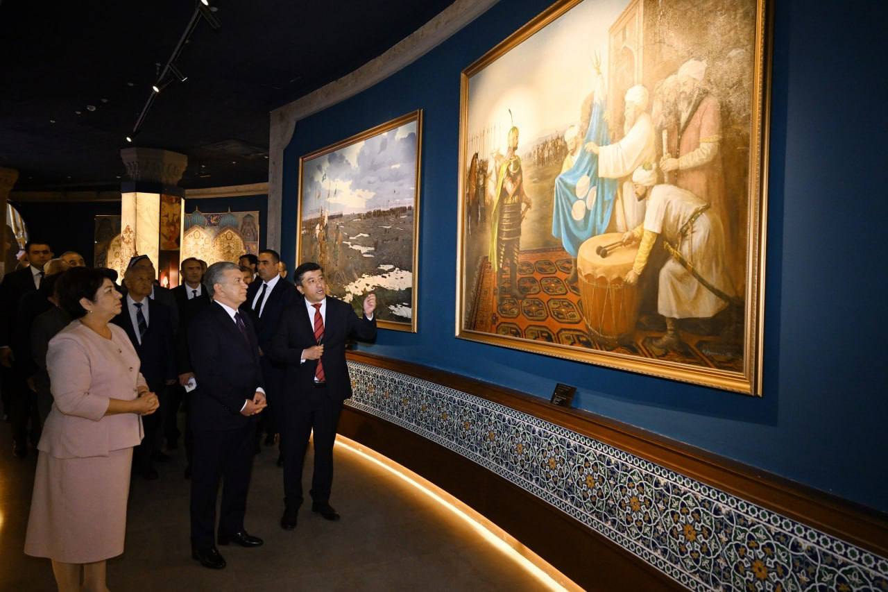 Шавкат Мирзиёев посетил обновленный Государственный музей истории Темуридов