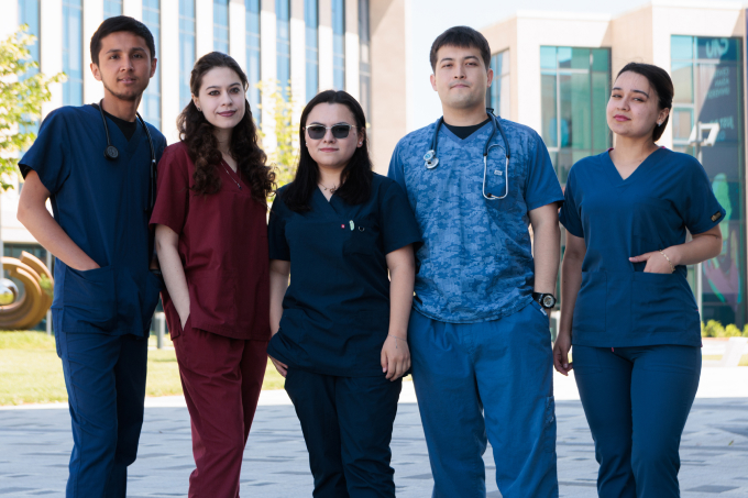 Пять студентов медицинской школы Central Asian University успешно сдали один из самых сложных экзаменов в мире — USMLE Step 1