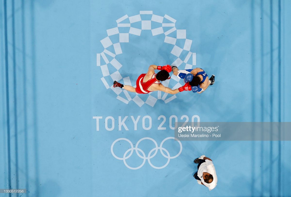 Узбекский боксер Эльнур Абдураимов начал Олимпийские игры в Токио с победы (фото)