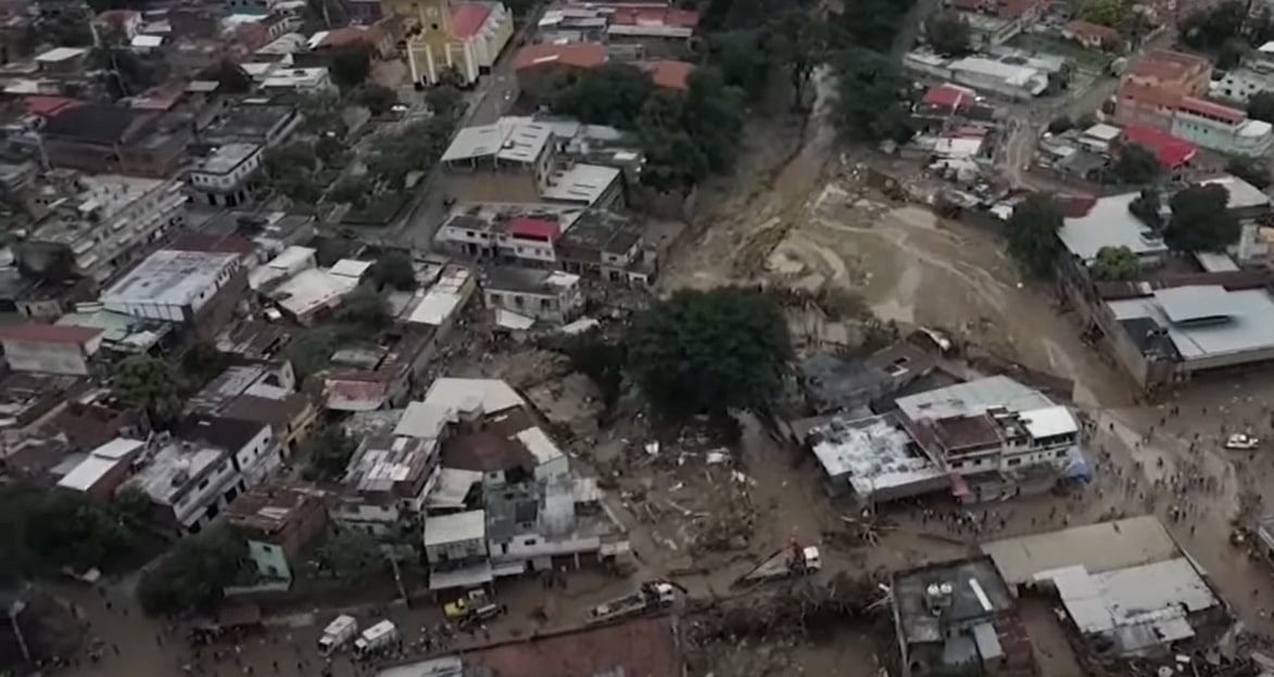 Шторм в Венесуэле унёс жизни около 25 человек, более 50 пропали без вести — видео