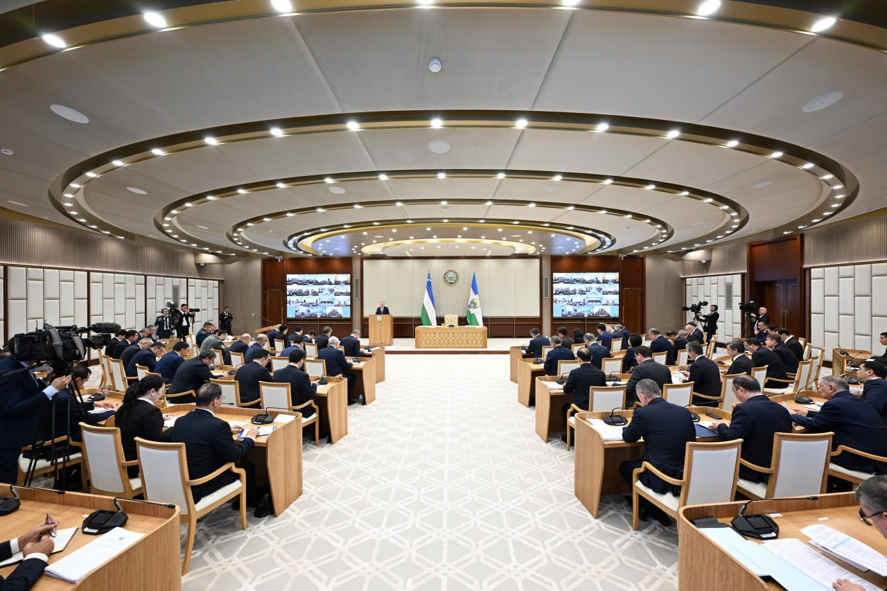 “Har bir hokim, vazirlar topshiriq kutmasdan, o‘zi tashabbus ko‘rsatib ishlashga o‘tishi shart” – Shavkat Mirziyoyev