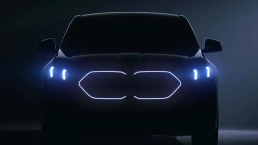 BMW показал следующее поколение X2 с подсветкой радиаторной решетки