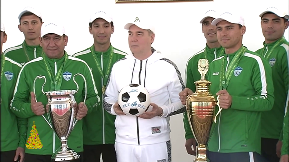 Футбольный клуб Бердымухамедова выиграл все матчи в чемпионате Туркменистана