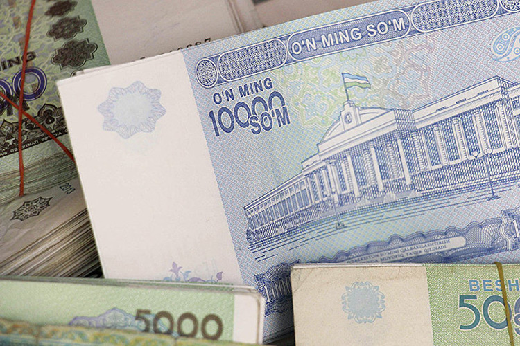В Узбекистане девушка украла у собственной 64-летней бабушки миллионы сумов