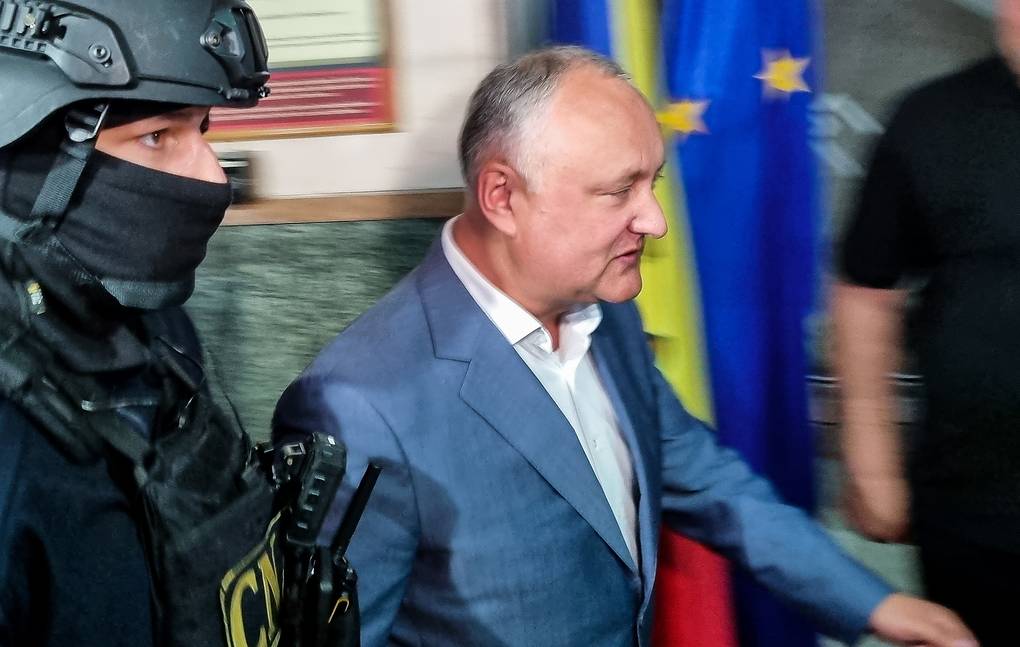Экс-президента Молдавии поместили под домашний арест