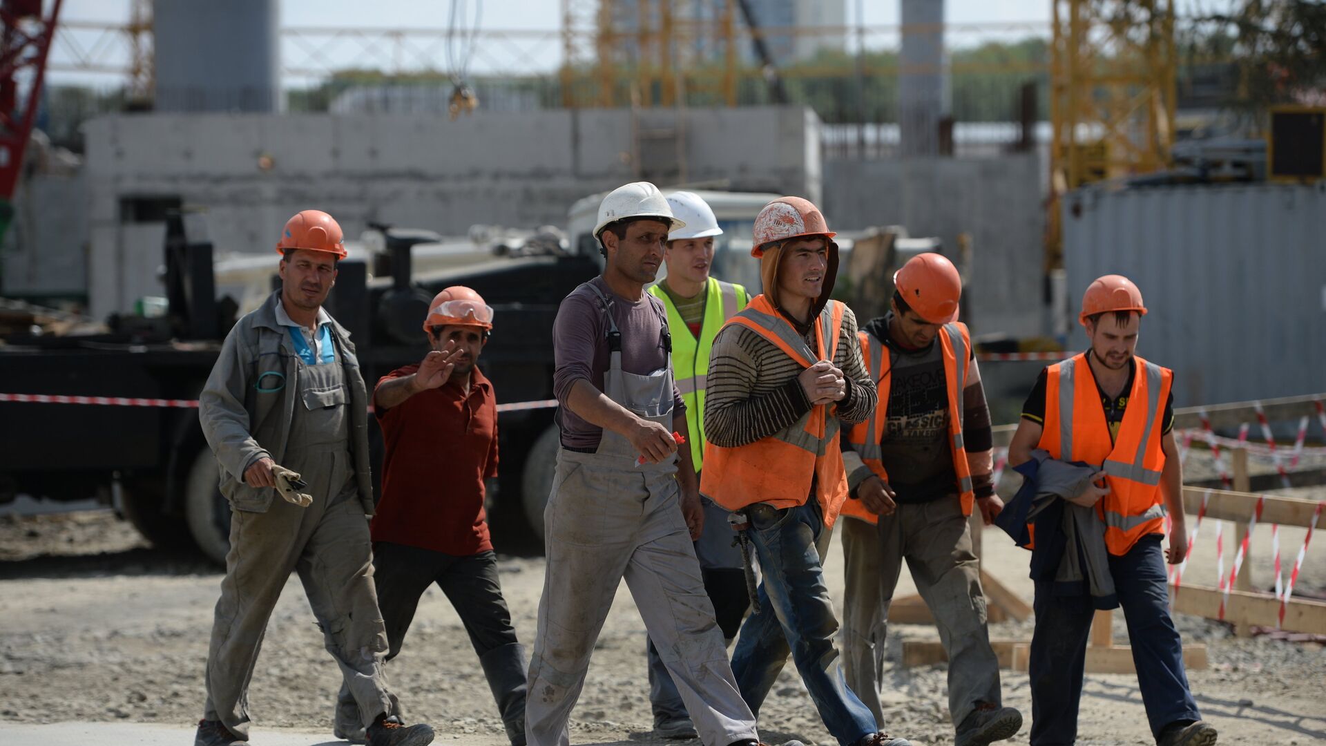 Во втором квартале в Россию отправились работать более 1,5 млн узбекистанцев