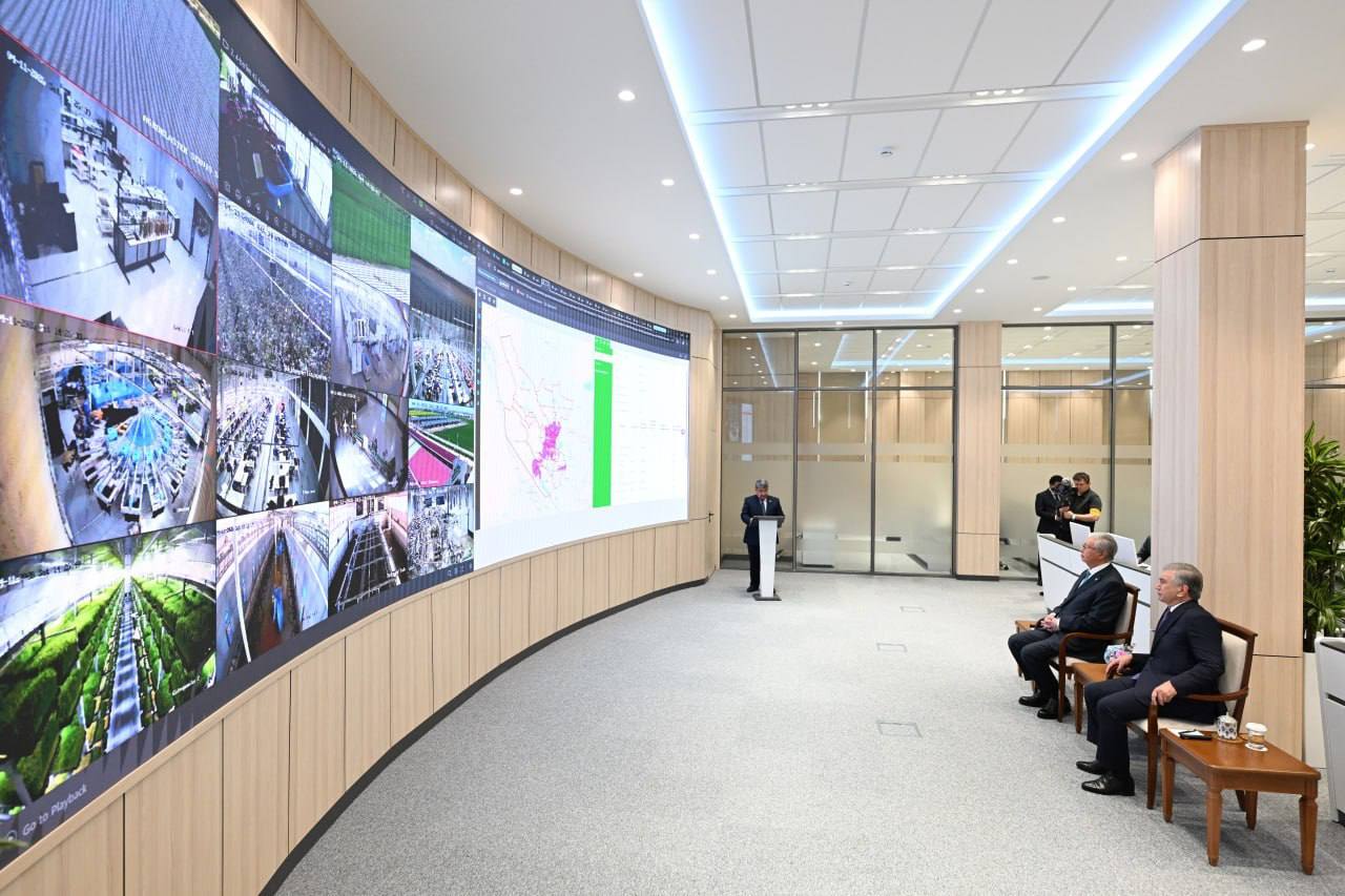 Мирзиёев и Токаев посетили ситуационный центр Бухарского областного хокимията