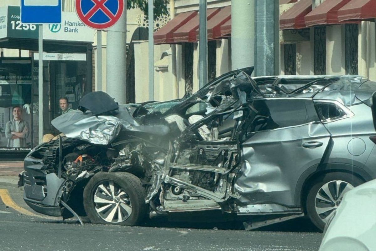 В Ташкенте столкнулись пассажирский автобус и BYD, есть пострадавшие