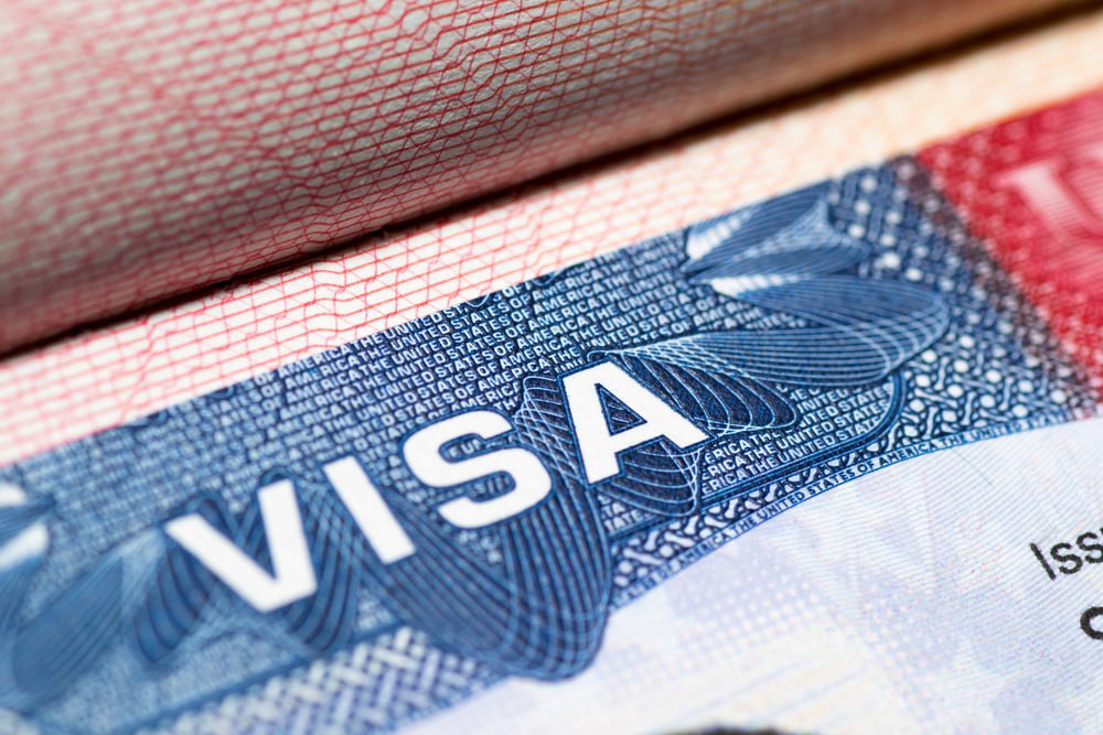 США могут начать брать залог с получателей виз из некоторых стран 