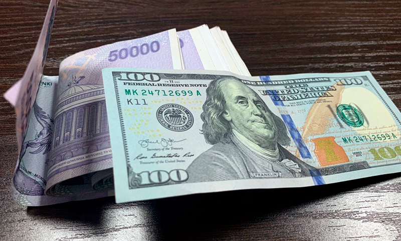 Курс доллара 29 октября 2021 в Узбекистане - ЦБ повысил курс доллара