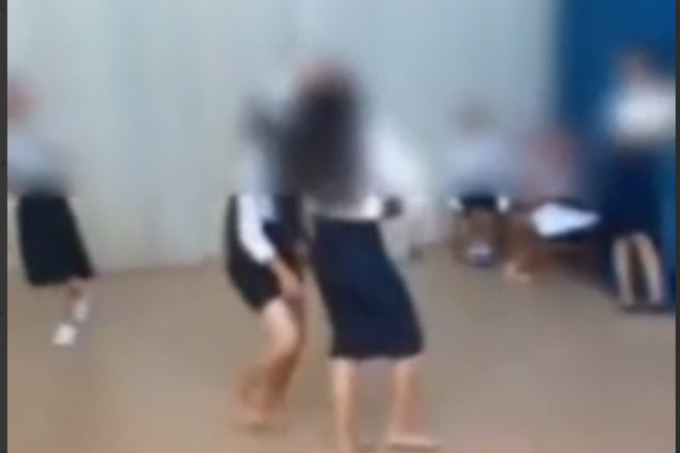 Штраф родителям за «неподобающий танец детей» в Навоийской области был отменен