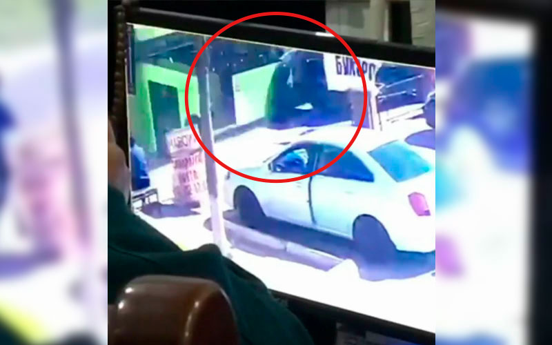 В Ташкенте стоящего на обочине человека сбил автобус