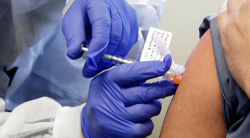 Вакцинация от COVID-19 включена в календарь прививок для профилактики