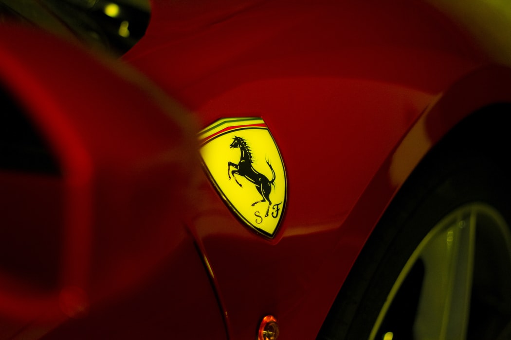 Ferrari анонсировала выпуск своего первого кроссовера Purosangue