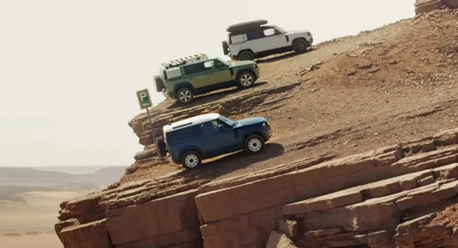 Land Rover «наказали» из-за опасной рекламы