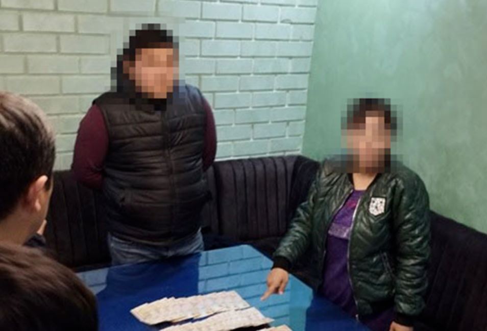 Помощник хокима Зангиаты и сотрудник метро Ташкента попались на вымогательстве 